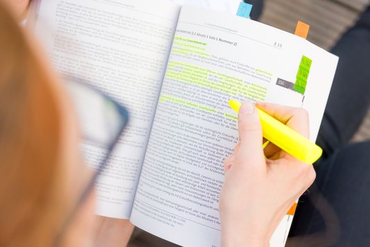 Besser lernen mit 7 wirksamen Konzentrationsübungen für Schüler